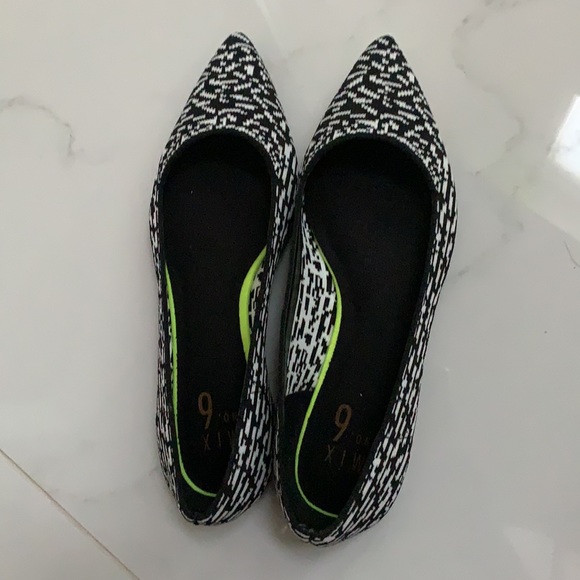 New Flats - size 6 - Picture 1 of 4